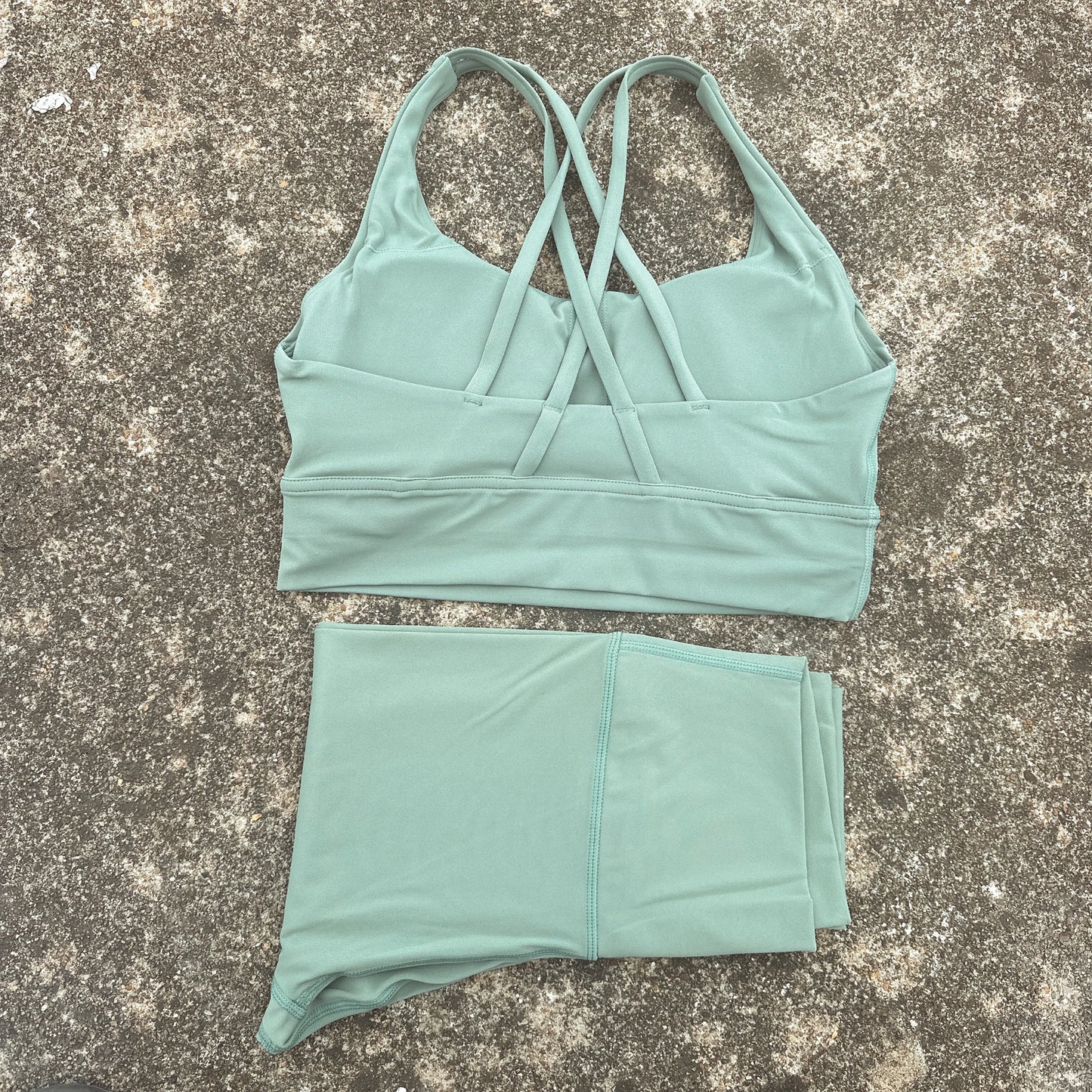 Monochrome Seamless Gym Set With Crossback Sports Bra And Leggings
